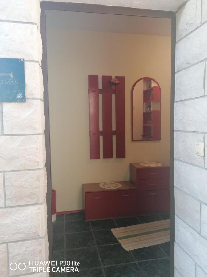 Apartmani Zute Racisce Luaran gambar