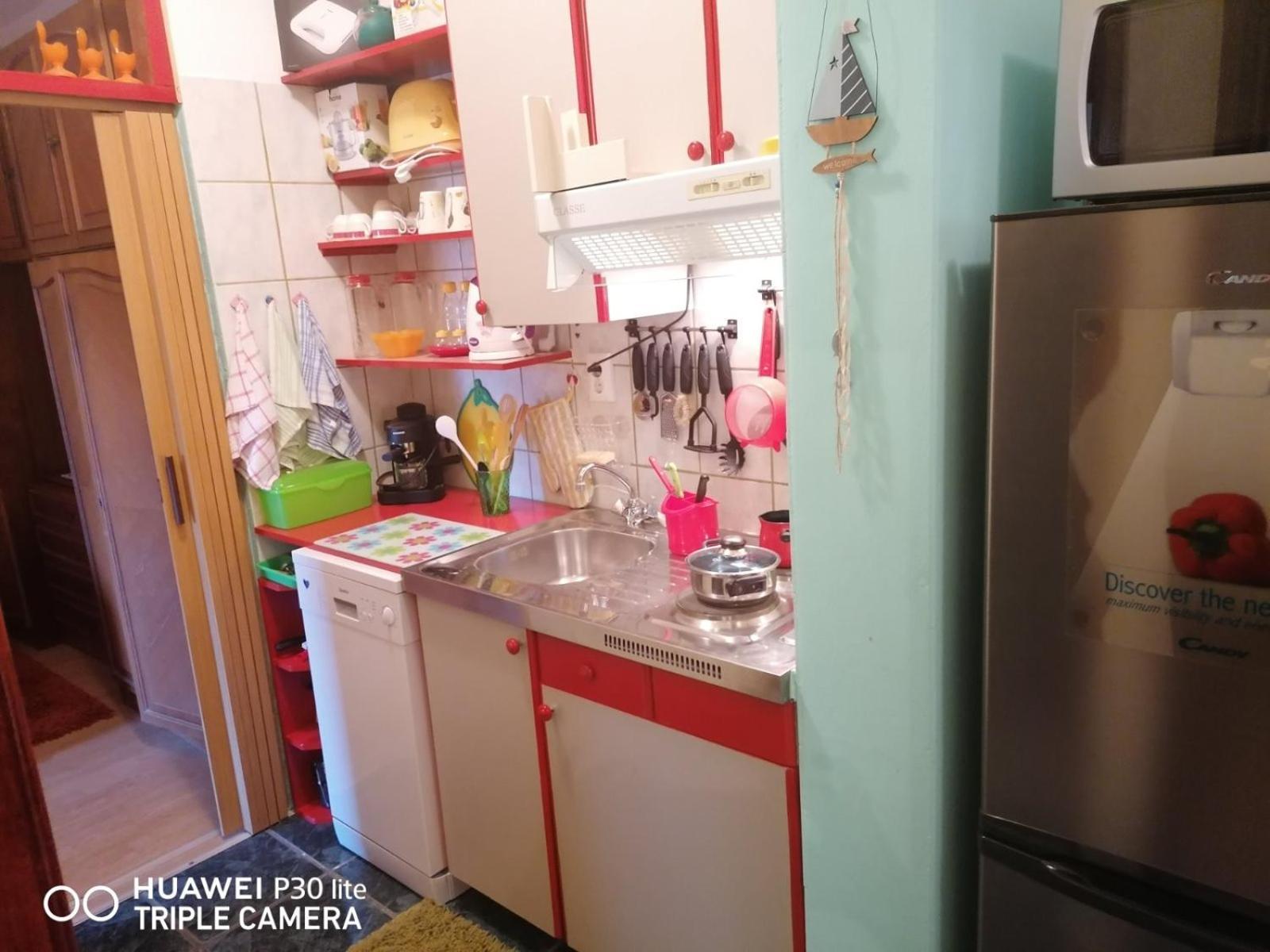 Apartmani Zute Racisce Bilik gambar
